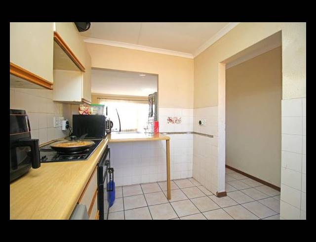 2 BEDROOM TOWNHOUSE FOR SALE IN FERNDALE